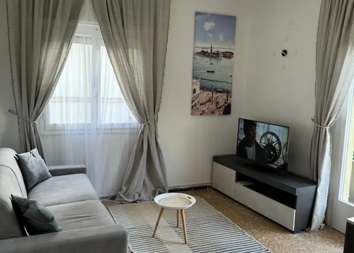 Venice Grey Apartment