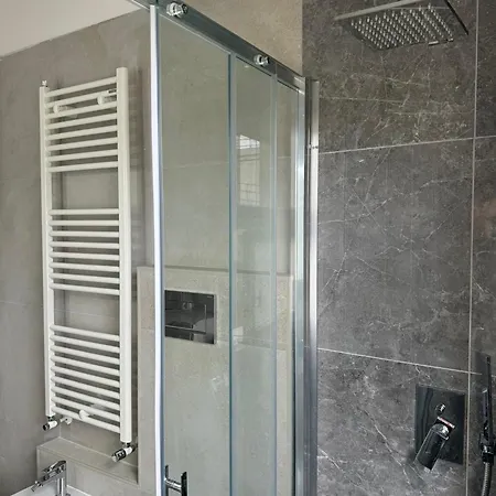 Venice Grey Apartment